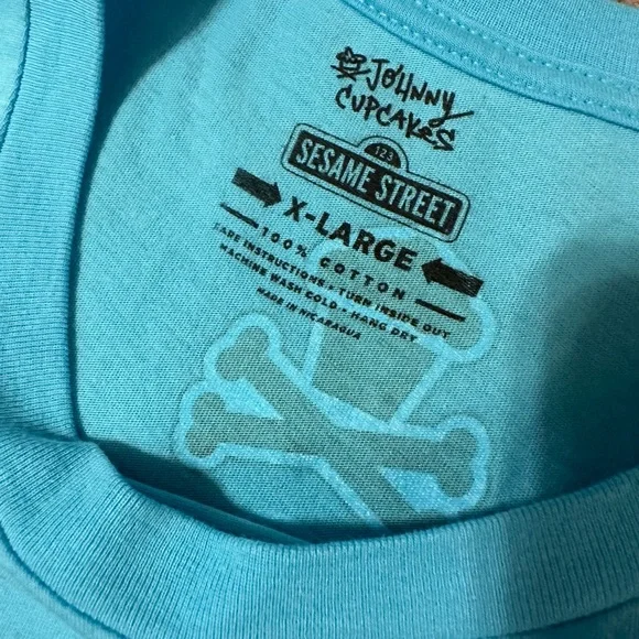 Johnny Cupcakes x Sesame Street Men’s T-shirt - Picture 5 of 5